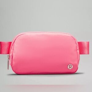 Lululemon everywhere belt bag l1